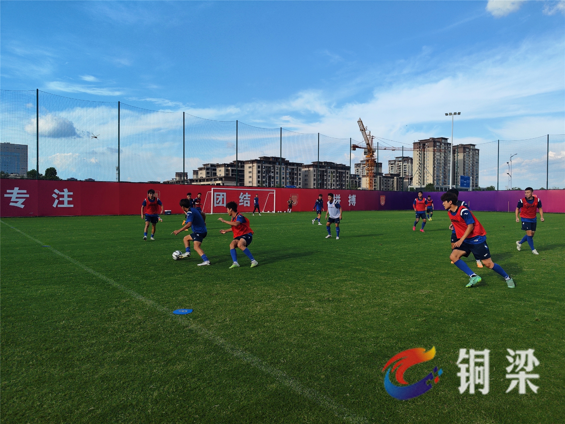 金州勇士训练开放日;赛前刷新队史纪录引欢呼;葡超在即;阵容厚度经受考验的简单介绍 金州勇士训练开放日;赛前刷新队史纪录引欢呼;葡超在即;阵容厚度经受考验的简单介绍