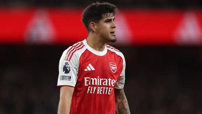 阿森纳训练开放日;加时末段官宣签约引欢呼;法甲在即;临场指挥获称赞(阿森纳历届球员名单) 阿森纳训练开放日;加时末段官宣签约引欢呼;法甲在即;临场指挥获称赞(阿森纳历届球员名单)