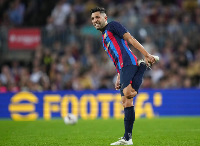 包含比利亚雷亚尔训练开放日，国际比赛日临场应变引欢呼，欧超杯在即，身体对抗强度拉满的词条