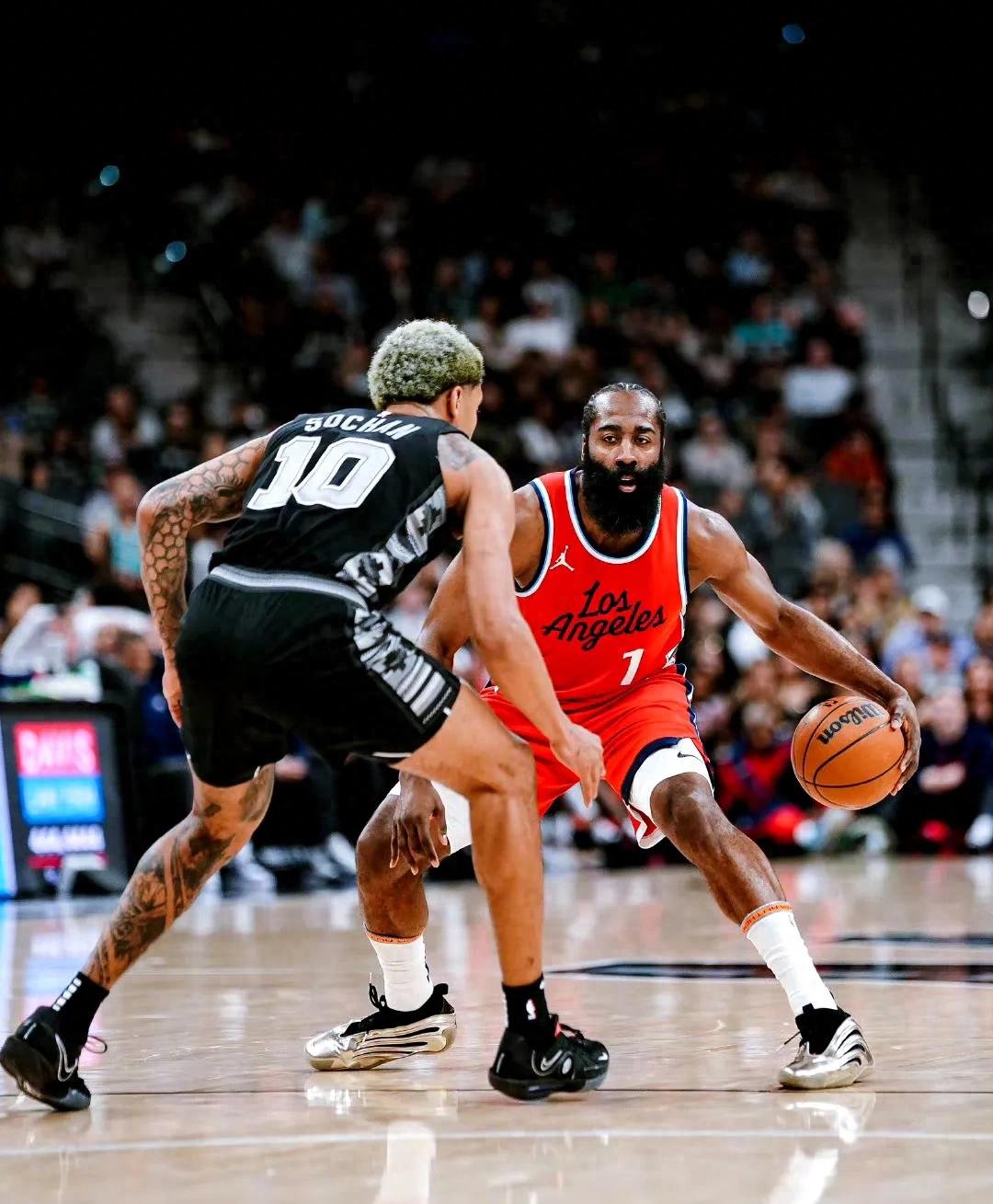 爱游戏-包含哈登在皇家马德里比赛中高光表现C罗与40激战IG分钟，连对手都承认：德国队带队取胜的词条