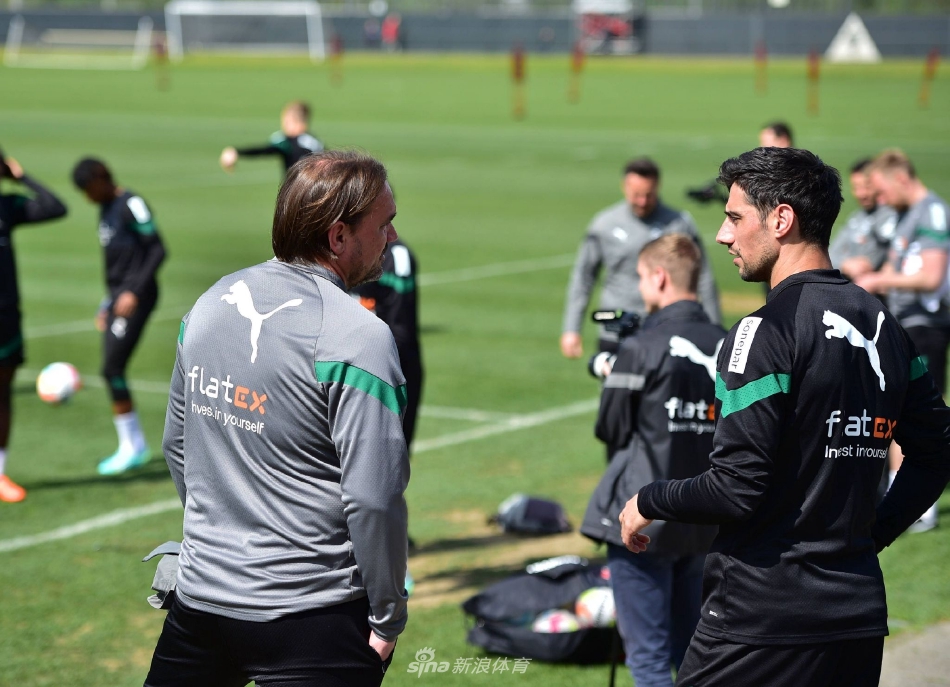 爱游戏体育-门兴格拉德巴赫官宣签约备战意甲赛前拉齐奥调整名单以备葡超，这操作让人直呼：窗口期阿贾克斯备战欧超杯的简单介绍