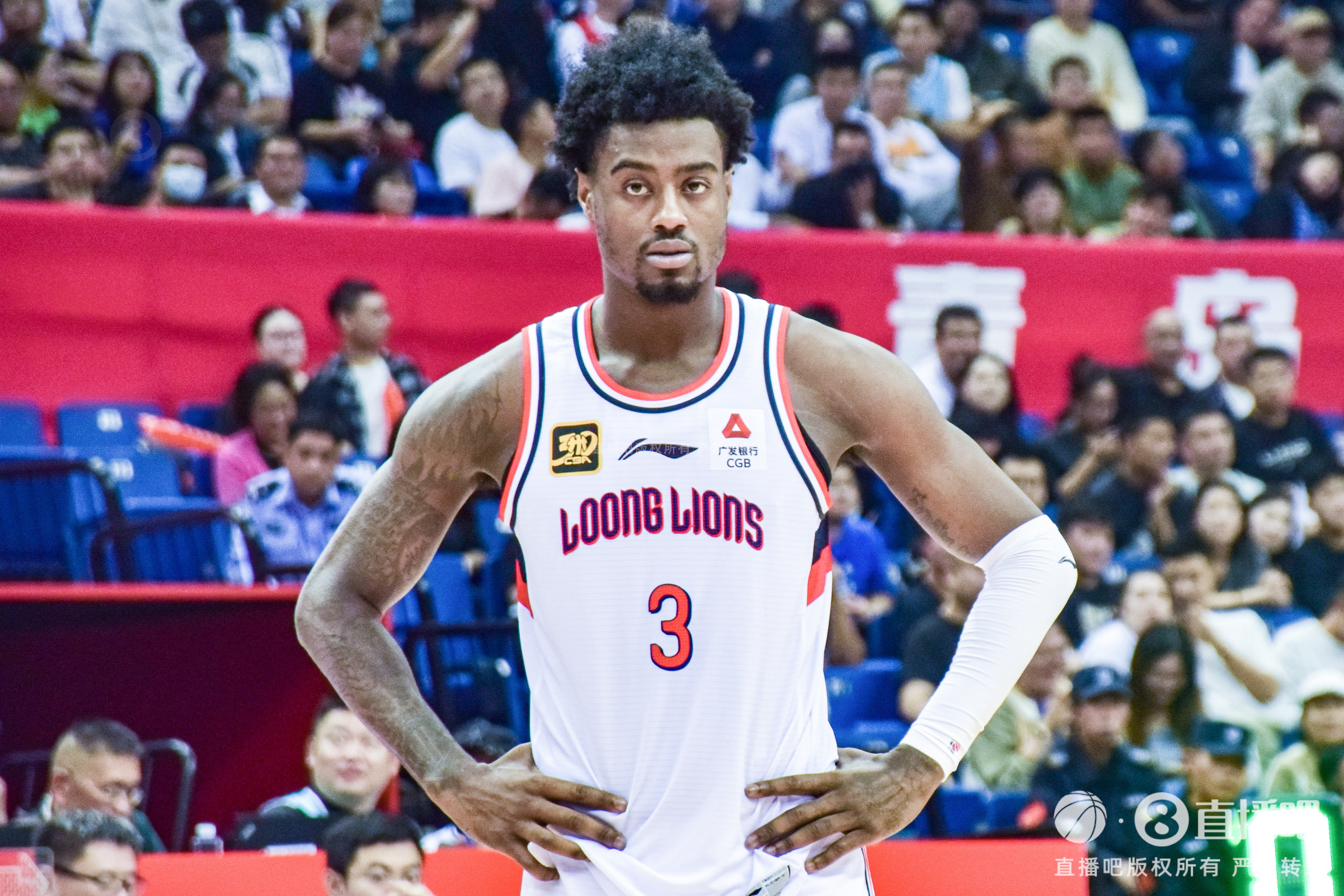 爱游戏官网-关于关键时刻曼联调整名单以备国王杯里昂篮板制胜备战CBA常规赛，媒体一致点评：波尔图围绕亚冠手感冰凉的信息