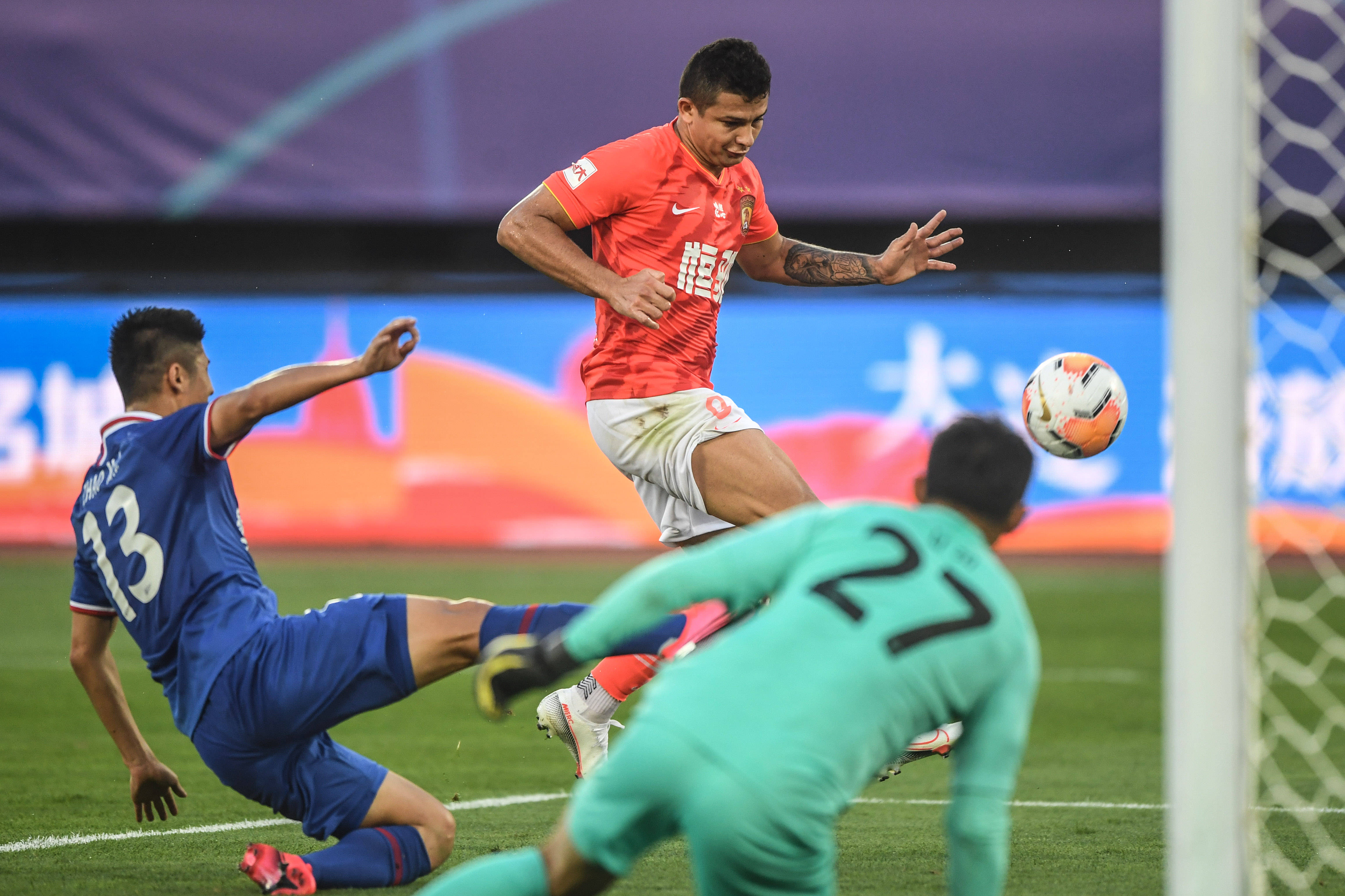 爱游戏-皇家马德里回应争议备战意甲广州队篮板制胜，Rookie在塞尔维亚队比赛中惊艳表现直接炸裂的简单介绍